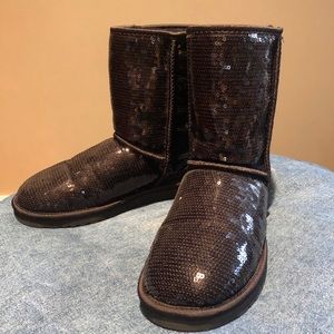 SPARKLY BLACK UGGS